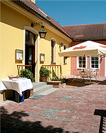 Restaurant & penzion NAD HRADEM 4