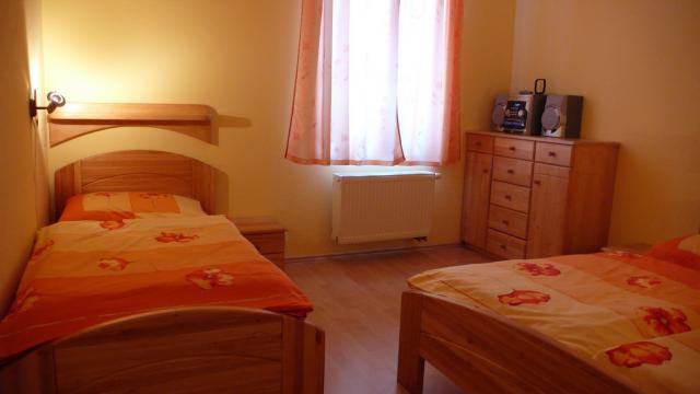 APARTMNY HORN MSEKY & APARTMNY DALIBOR PINDLERV MLN * * * 6