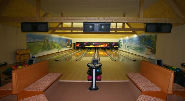 BOWLING HALL TRNOV 3